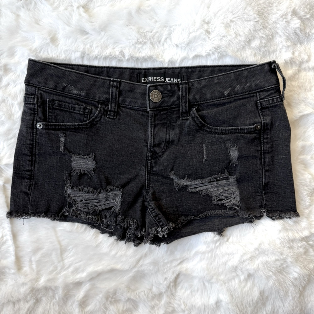 EXPRESS like new distressed denim shorts